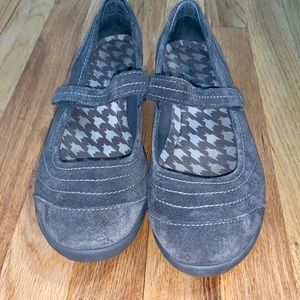 Sketchers Memory Foam Suede Mary Janes